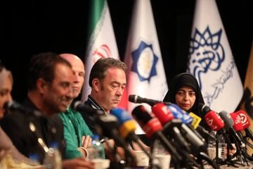 چهرههای بینالمللی رسانه، بازتاب جهانی تشییع و جنگ روایتها را بررسی کردند