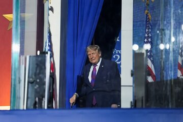 کودکان خود را پنهان کنید، ترامپ میآید! / عکس