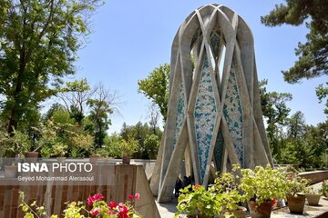 آیا همه رباعی‌هایی که به نام خیام می‌شناسیم، سروده او هستند؟