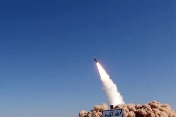 انصارالله ۲ موشک بالستیک به سمت بابالمندب شلیک کرد