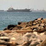 بلومبرگ: کشتی حامل گاز قطر هنگام عبور از تنگه هرمز مورد اصابت قرار گرفت