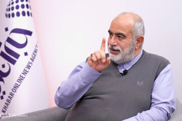 حسامالدین آشنا پرده از سه گفتمان مسلط در ایران برداشت؛ چرا نه حداکثریها پیروزند و نه حداقلیها؟ / نه جنگ بیپایان، نه توافق بیضمانت؛ راه آشنا چیست؟