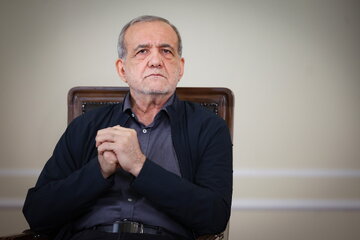 دوسال است که دشمن با پزشکیان می جنگد؛ دوسال است که صداوسیما هم علیه اوست اما مرد وفاق هنوز استوار است