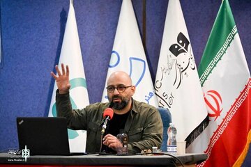 سهند اطهری: هر تکنیک عروسکی، زمان بازآوایی ایدهآل خود را دارد