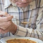 نشانه‌های اولیه پارکینسون/ ۵ تمرین برای بهبود حرکات دست بیماران مبتلا به پارکینسون