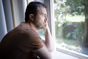 هشدار نسبت به «بیحسی عاطفی» در مردان؛ وقتی جامعه بیماری را با قدرت اشتباه میگیرد
