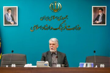 وزیر ارشاد خبر داد: بیش از ۱۰۰ چهره نام‌آور خارج‌نشین در فهرست بازگشت به ایران