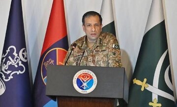 ارتش پاکستان: روابط ما با ایران بسیار راهبردی و مولفه پیشبرد میانجی گری است/ پیمان سه جانبه دفاعی هیچگونه جاهطلبی منطقهای ندارد
