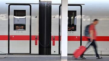 انفجار در ایستگاه قطار آلمان/ حمل و نقل عمومی در برخی مناطق مختل شد