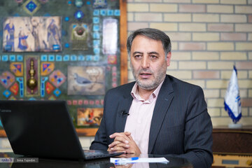«بیماری نفتی ایرانی» به‌زودی در جهان تدریس خواهد شد /  ایران اسیر «سیاهچاله اقتصادی» شده / افزایش قیمت انرژی نتیجه معکوس دارد
