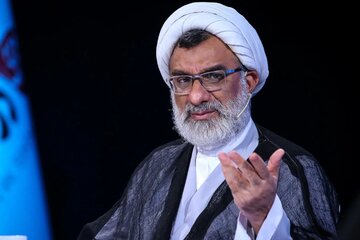 دبیر شورایعالی انقلاب فرهنگی:قریب به اتفاق بانوانی که کشف حجاب کردهاند، هیچ لجاجتی با نظام و حاکمیت ندارند/ ۶۰-۷۰درصد مردم تلویزیون نگاه نمی کنند