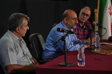 رونمایی از ۶ جلد کتاب با نقد ۶ فیلم تاریخ سینما / نقد، یک بازی زیبا بین منتقد و هنرمند است