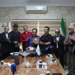 «شش نقطه» باید از رادیو فراتر برود و به تلویزیون و سینما برسد/جشن صدایی که دیده شد