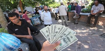 قیمت بازگشایی دلار و انواع ارزها در ۱۵ شهریور ۱۴۰۵/ تغییر قیمت دلار عجیب شد + جدول