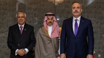 نشست وزرای خارجه عربستان، ترکیه و پاکستان درباره آغاز به کار پیمان دفاعی مشترک/ آیا ترکیه و پاکستان وارد جنگ یمن میشوند؟