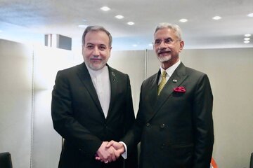 هند در جریان آخرین تحولات هرمز و مذاکرات ایران قرار گرفت/ تأکید تهران بر گفتوگو با کشورهای عربی/ دیدار عراقچی با وزیران خارجه عمان و ترکیه + تصاویر
