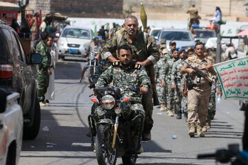 پیروزی بزرگ انصارالله در غرب یمن / قطع خطوط پشتیبانی عدن و کنترل کامل بر سواحل دریای سرخ / تنگه بابالمندب زیر آتش مستقیم صنعا