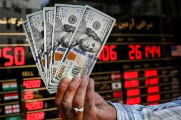 یک پیش‌بینی جدید درباره قیمت ارز تا پایان سال/ احتمال برگشت قیمت دلار به کانال ۱۹۰ هزار تومان وجود دارد؟/ دلار تا چه سطح قیمتی می‌تواند تغییر کند؟