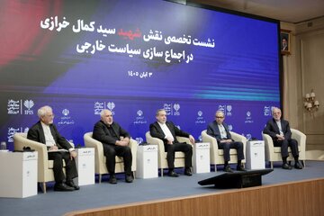 خاطره ظریف از قطعنامه ۵۹۸ / شهید خرازی تأکید داشت سازمان ملل از مذاکرات کنار گذاشته نشود / ایشان در حال تدوین خاطرات دوران سفارت خود بودند