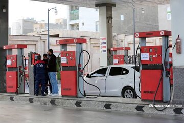 عضو کمیسیون برنامه و بودجه : گرانی بنزین مصرف را کاهش نمی‌دهد