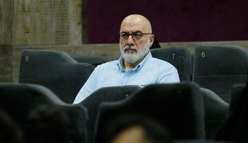 فرهاد قائمیان تهیهکننده تئاتر شد