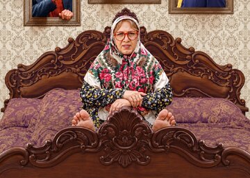 نجات مِهر سینمای ایران به مدد «زنپوشی» رضا عطاران در افتتاحیه استخر زنان/ سهم ۲۱۷ میلیاردی «خانوموالده» از فروش ۳۴۰ میلیاردی یک ماهه