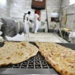 واکنش کاربران به گرانی‌ نان/  ما که خیلی وقته سنگک معمولی را دانه‌ای ۶۰ تومن می‌گیریم