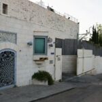 وزیر خارجه اسرائیل: کنسولگری انگلیس در بیت‌المقدس تعطیل شد/  ۲۰ دیپلمات در  اسرائیل را ترک خواهند کرد