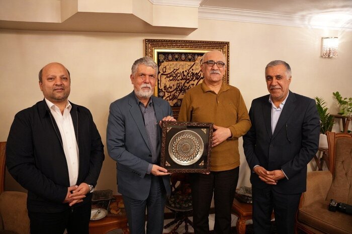 وزیر فرهنگ با سیدفرید قاسمی نویسنده و استاد ارتباطات دیدار کرد